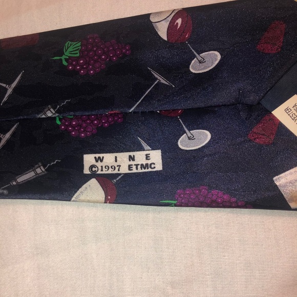 VINTAGE 1997 Designs by A. Rogers Wine Tie - Picture 4 of 4
